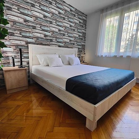Comfort 14 -- Stylish City Apartment Netflix, Wi-Fi & Parking Miszkolc Zewnętrze zdjęcie