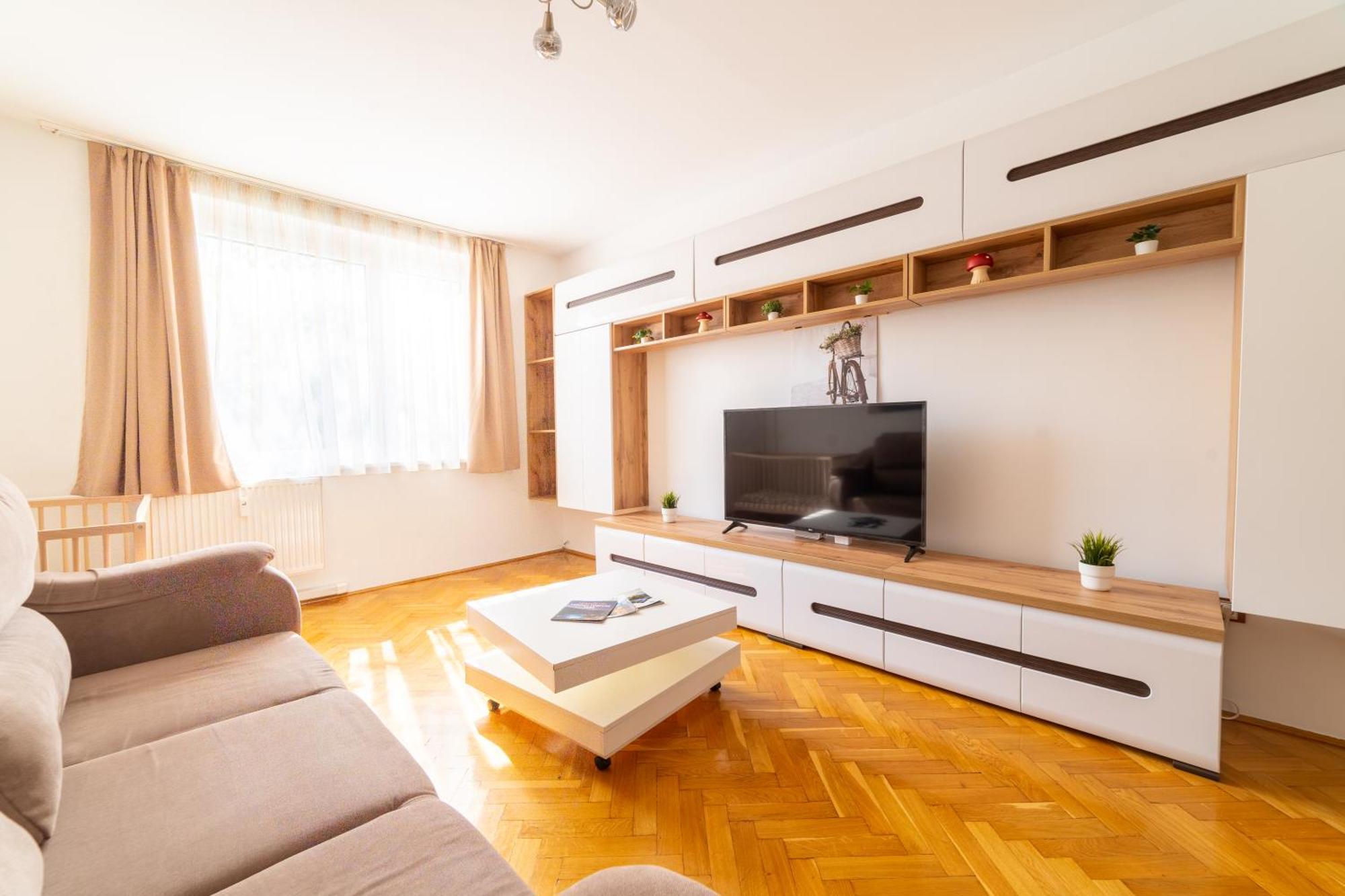 Comfort 14 -- Stylish City Apartment Netflix, Wi-Fi & Parking Miszkolc Zewnętrze zdjęcie